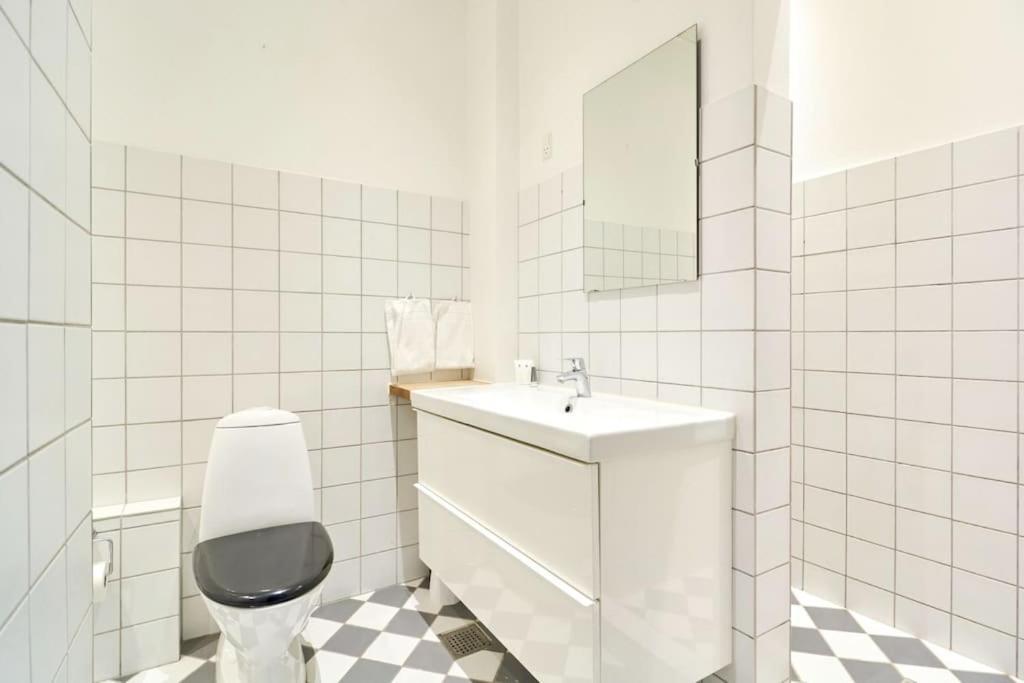 Moderen And Sleek 3Br With Bath By The Lakes And Metro Kopenhagen Exterior foto