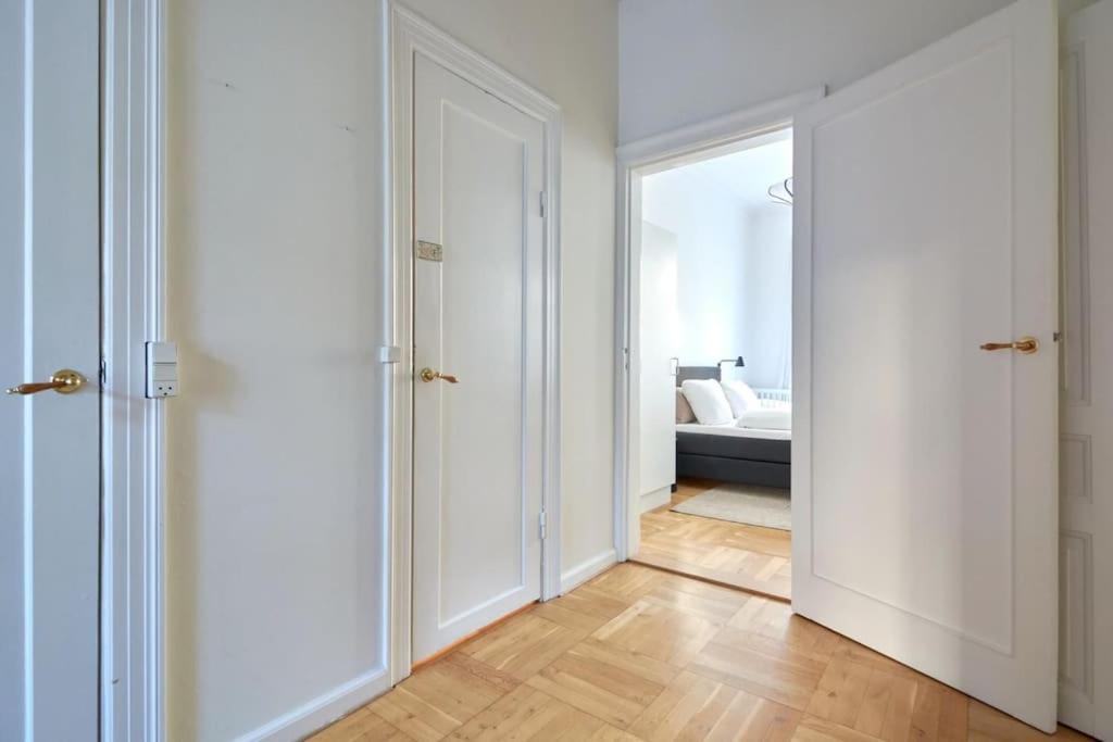 Moderen And Sleek 3Br With Bath By The Lakes And Metro Kopenhagen Exterior foto