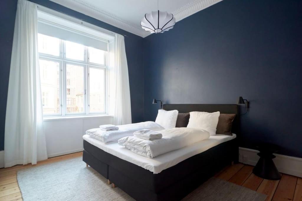 Moderen And Sleek 3Br With Bath By The Lakes And Metro Kopenhagen Exterior foto