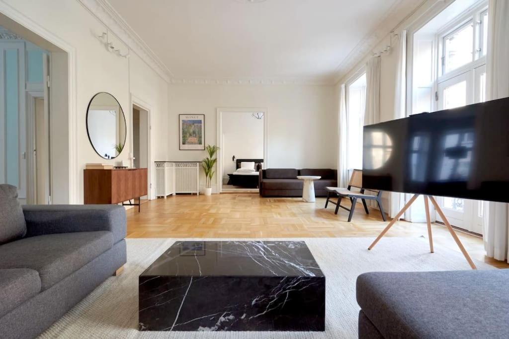 Moderen And Sleek 3Br With Bath By The Lakes And Metro Kopenhagen Exterior foto