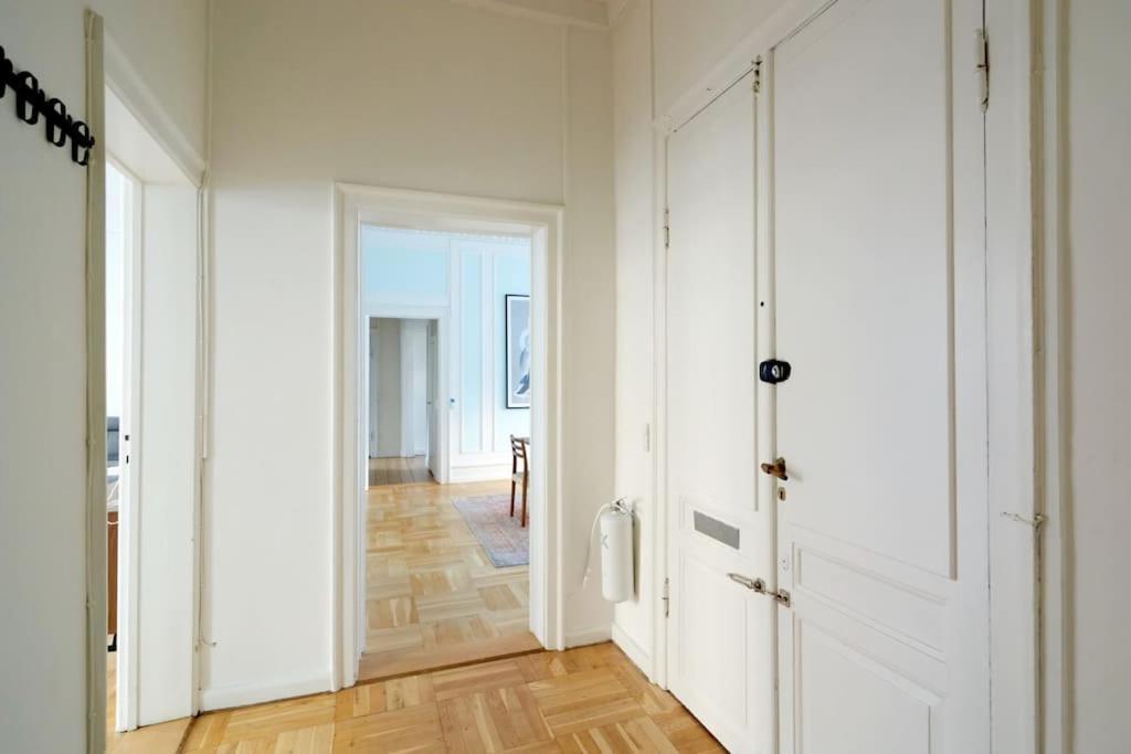 Moderen And Sleek 3Br With Bath By The Lakes And Metro Kopenhagen Exterior foto