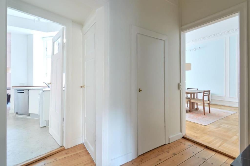 Moderen And Sleek 3Br With Bath By The Lakes And Metro Kopenhagen Exterior foto