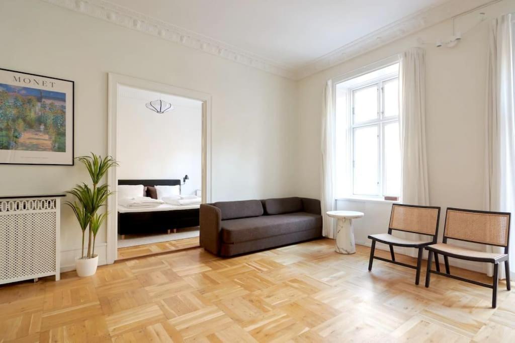 Moderen And Sleek 3Br With Bath By The Lakes And Metro Kopenhagen Exterior foto