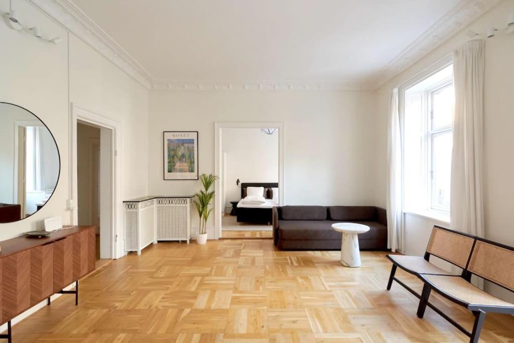 Moderen And Sleek 3Br With Bath By The Lakes And Metro Kopenhagen Exterior foto