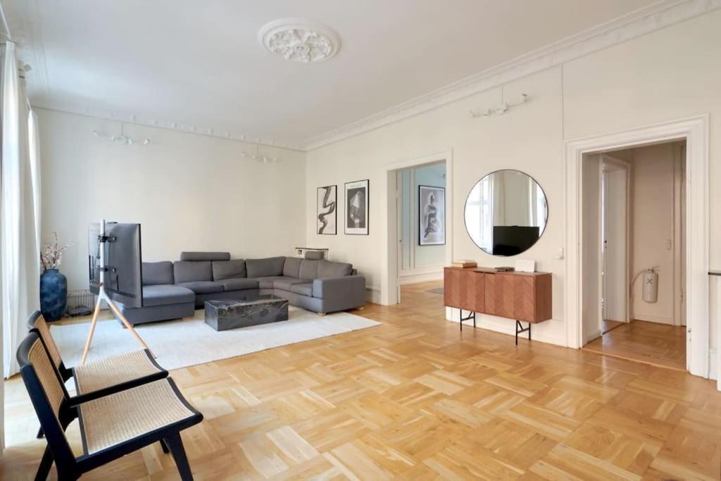 Moderen And Sleek 3Br With Bath By The Lakes And Metro Kopenhagen Exterior foto