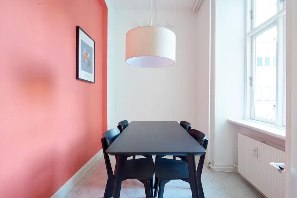 Moderen And Sleek 3Br With Bath By The Lakes And Metro Kopenhagen Exterior foto
